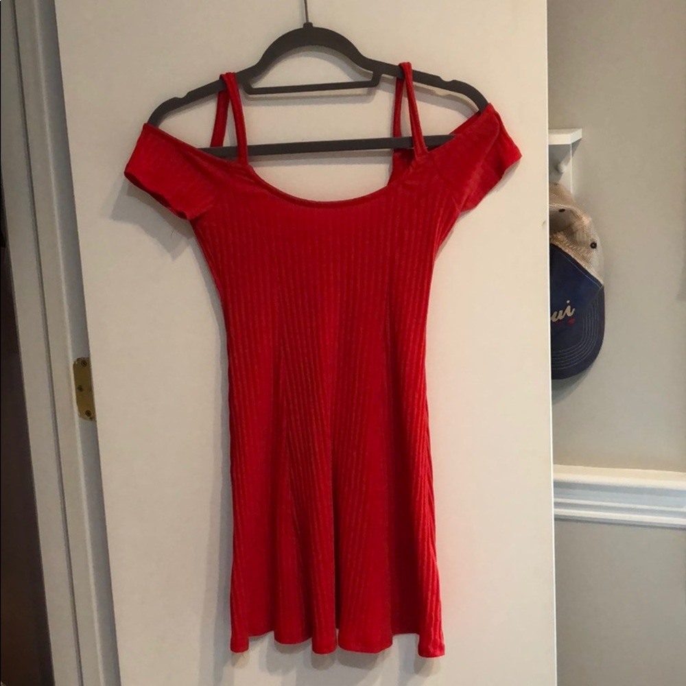 Red ribbed dress